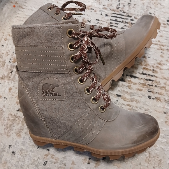 Sorel Lexie Wedge Boots Khaki Size 7.5 - Picture 1 of 7